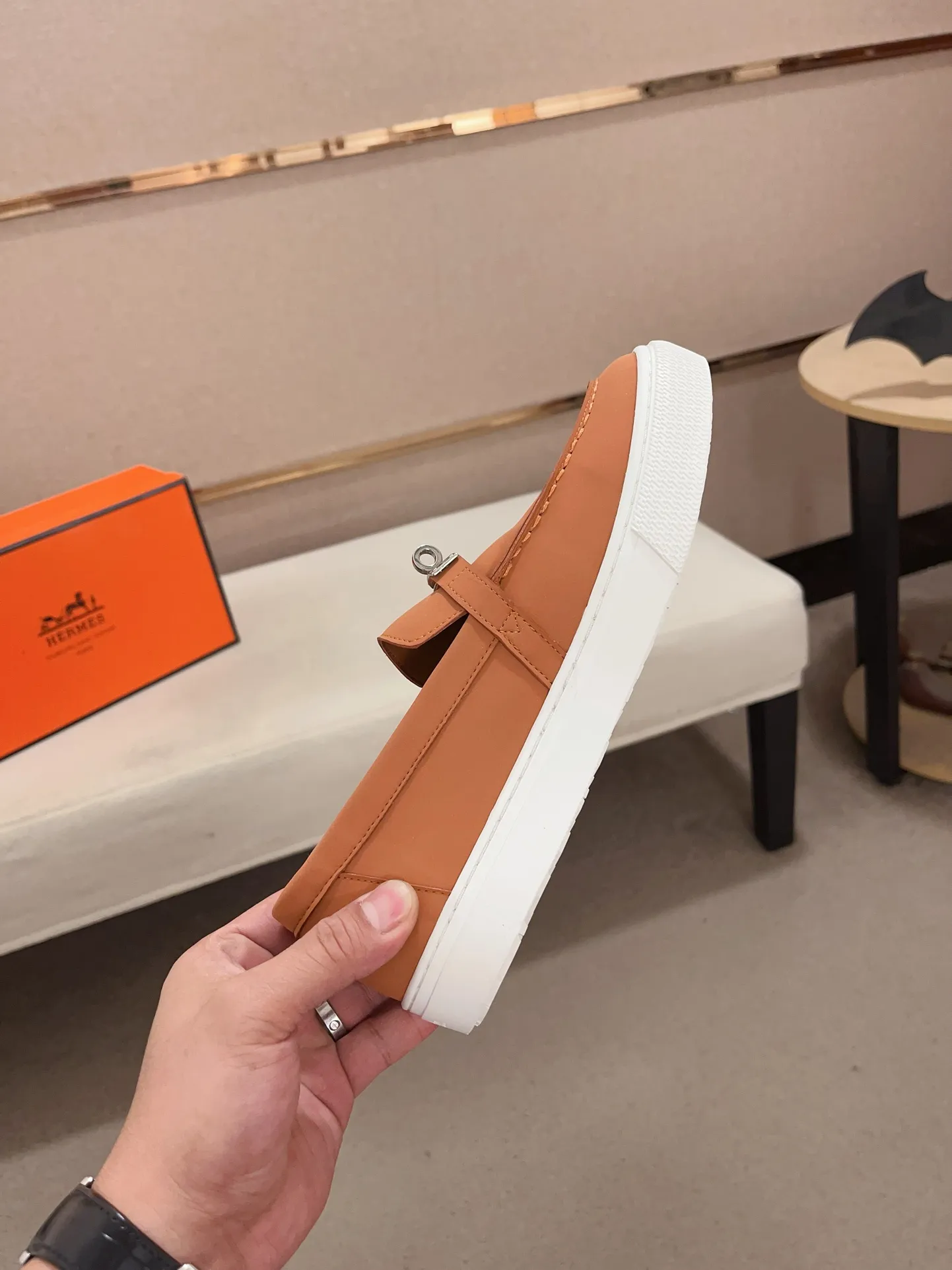 Men's clothing and shoes💰: 400💰《HERMES》【Classic Original Version】Hermès; Top 🔝 Purchasing Agency 🔍🔍Men's latest 🇺🇸 counter sales simultaneously, original ▲▲cowhide imported from Italy ▲▲Exquisite workmanship (Italian 🇮🇹Imported water-dyed 🐂cowhide lining) sole: original sole provided by the original factory, ⚠️exclusive double-layer activity·TPR·rubber·combined molded outsole; Code number: 38-44 (45/46 can be customized, non-refundable)